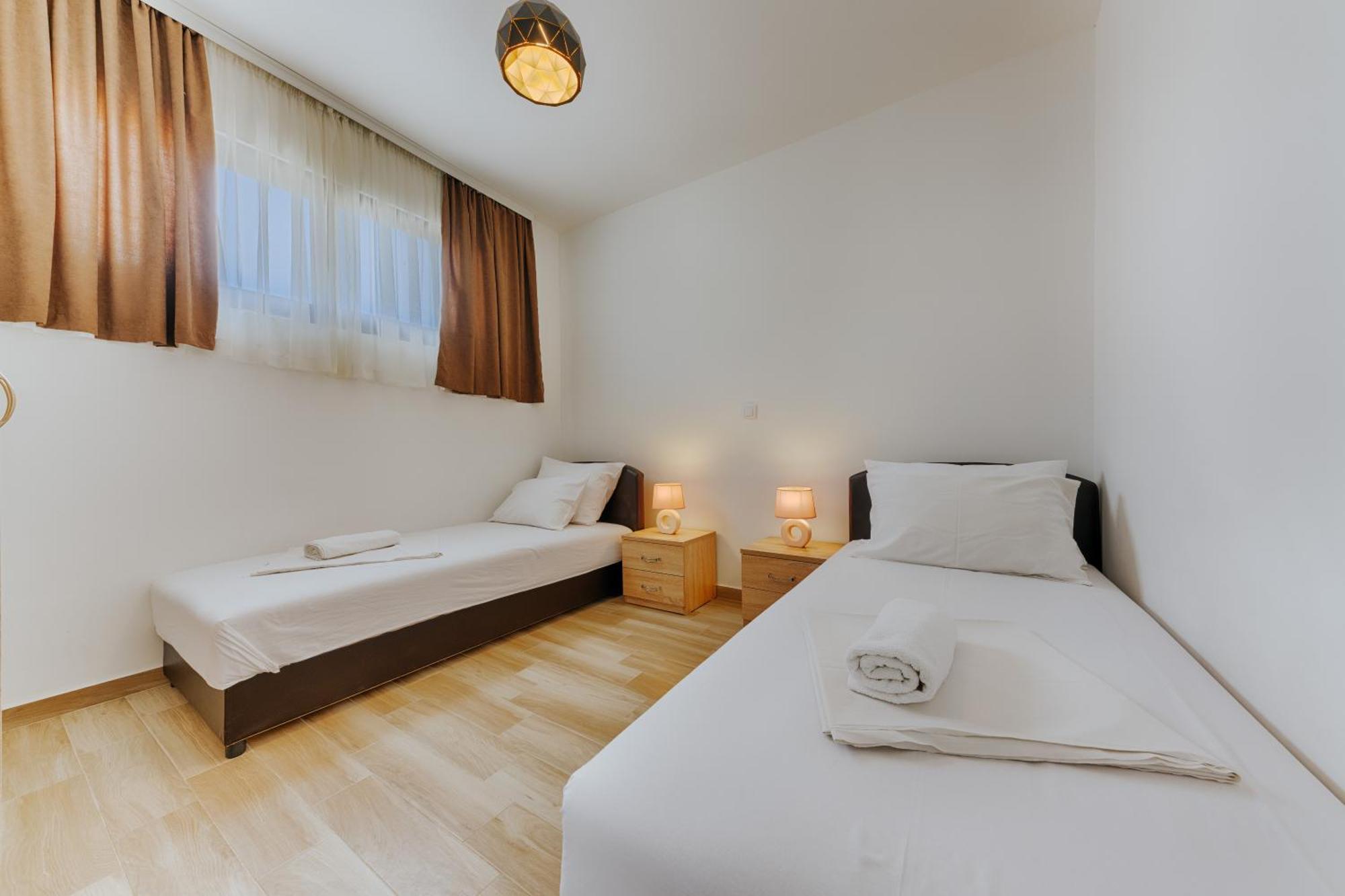 Imperial Family Resort Улцин Екстериор снимка