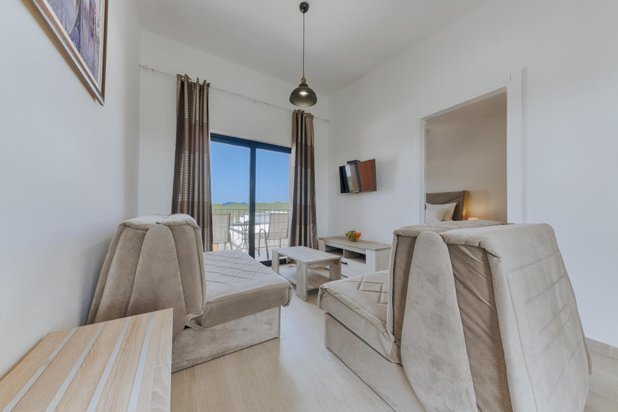 Imperial Family Resort Улцин Екстериор снимка