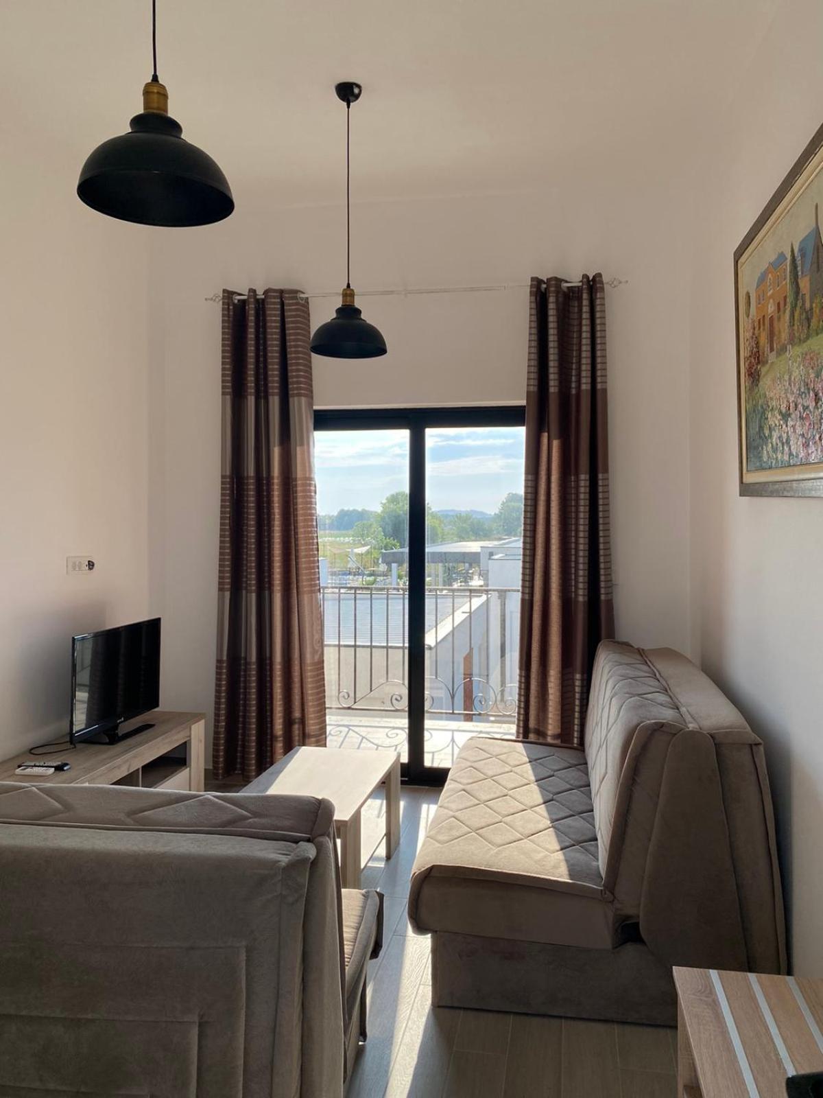 Imperial Family Resort Улцин Екстериор снимка