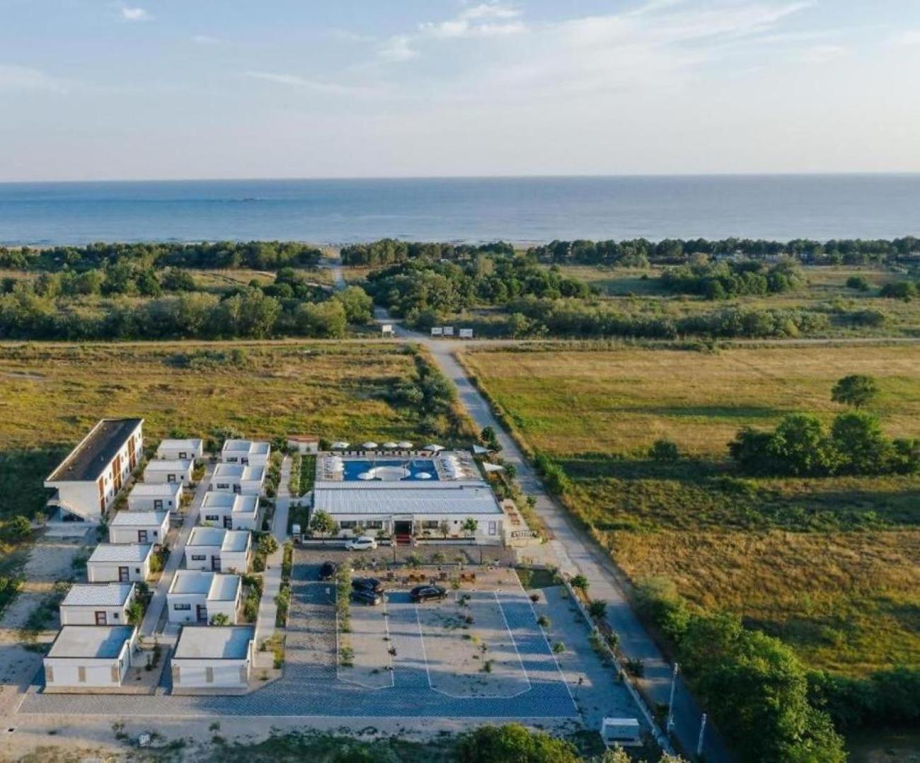 Imperial Family Resort Улцин Екстериор снимка